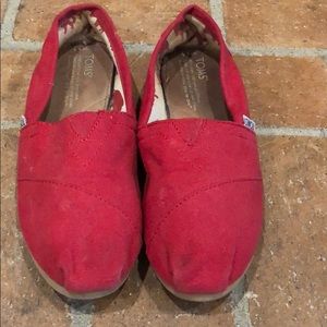 TOMS red slip on